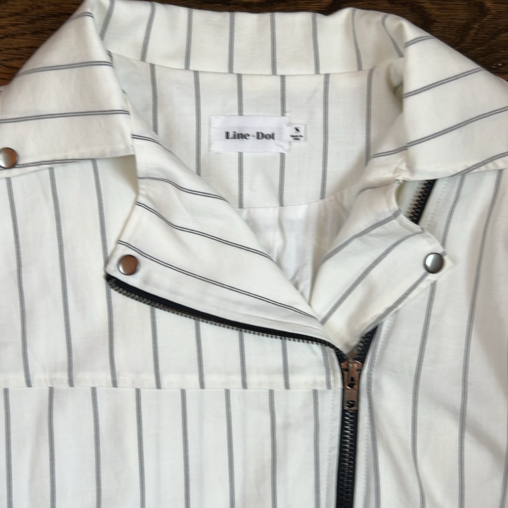 Line+Dot Jacket Size - Picture 3 of 8